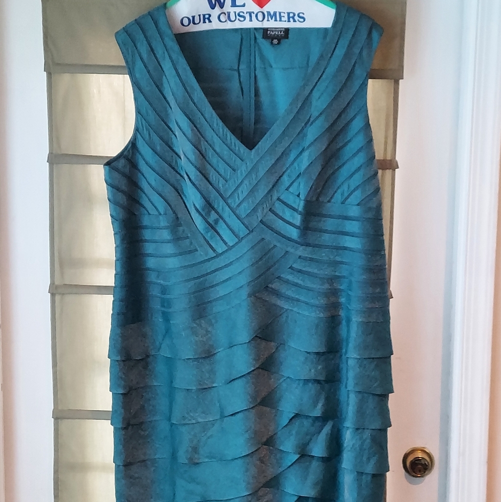 Adrianna Papell evening special occasion dress